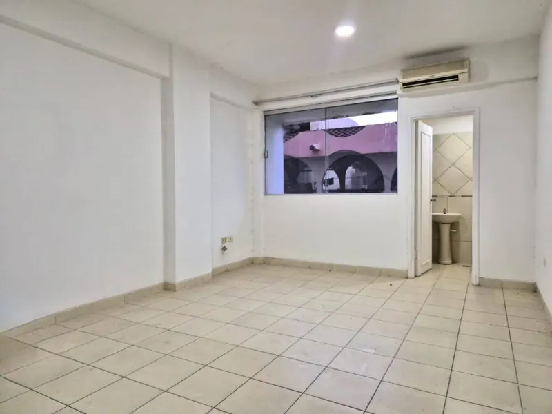 Oficina de 24 m² en alquiler en el Centro: foto 9 de 9