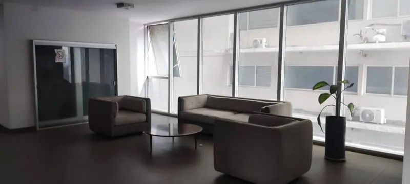 Oficina de 16 m² en alquiler en el edificio Top Center, Av. Beni: foto 2 de 6