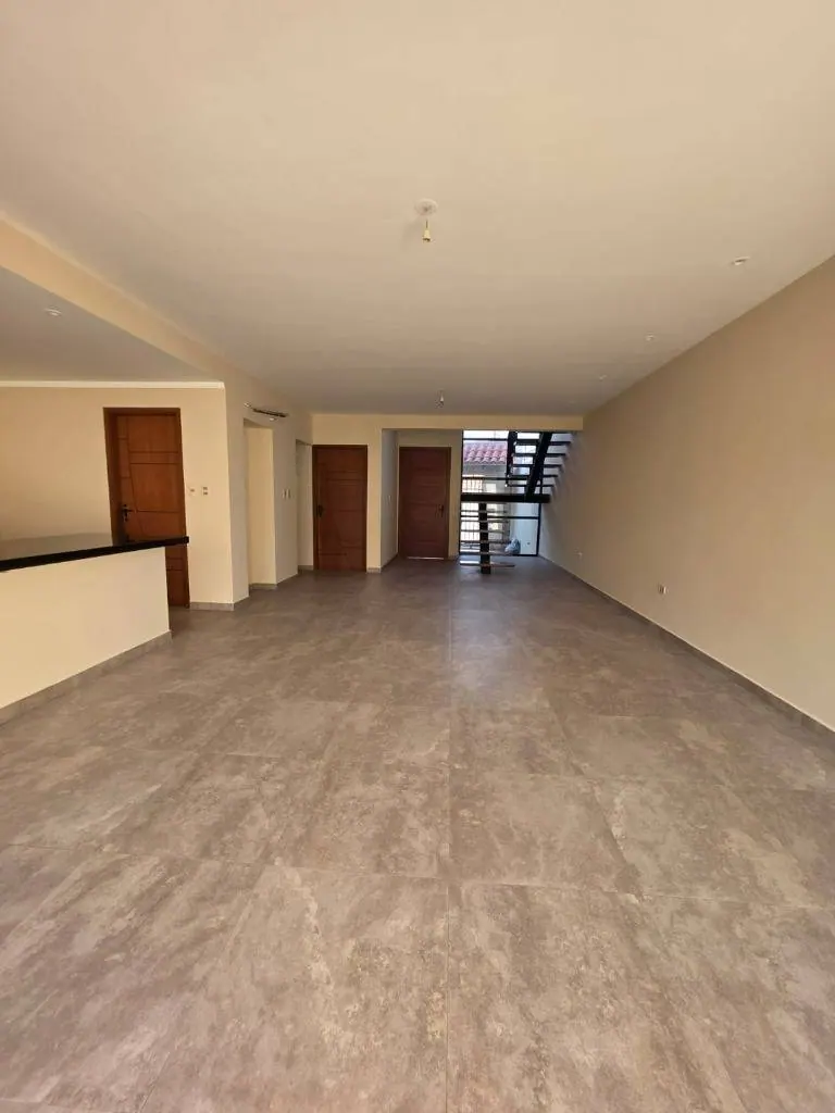 Casa de 3 dormitorios en venta en la Zona Este, 197 m²: foto 6 de 23