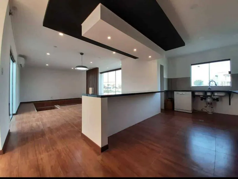Casa de una planta en alquiler en el Urubó, Urbanización Florida 1: foto 2 de 15