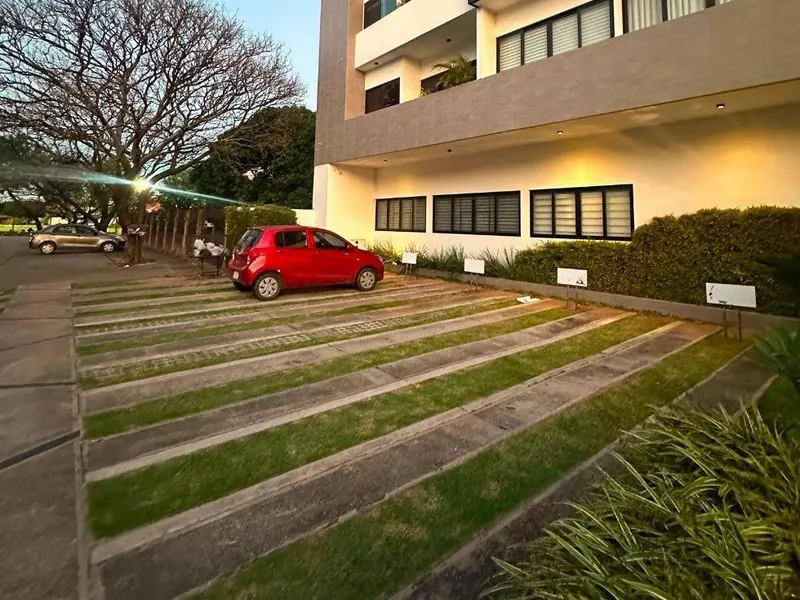 Departamento dúplex de 3 dormitorios en venta en Ziri Eins, Zona Este: foto 23 de 27