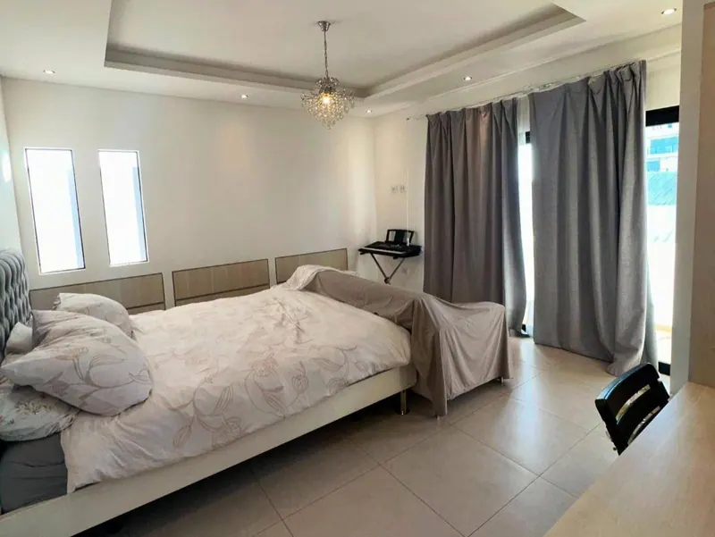 Departamento dúplex de 3 dormitorios en venta en Ziri Eins, Zona Este: foto 26 de 27