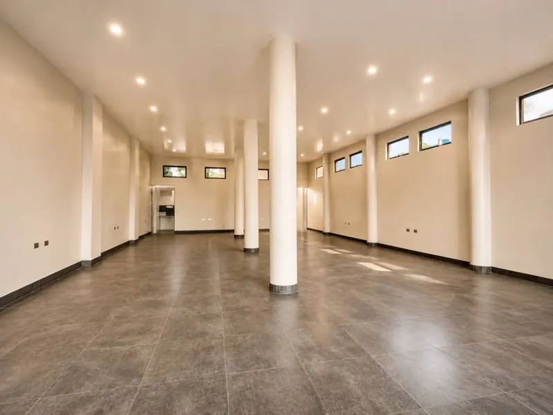 Edificio tipo hostal en venta sobre la Av. Circunvalación, Montero: foto 5 de 21