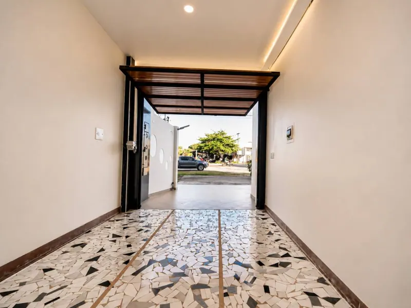 Edificio tipo hostal en venta sobre la Av. Circunvalación, Montero: foto 7 de 21