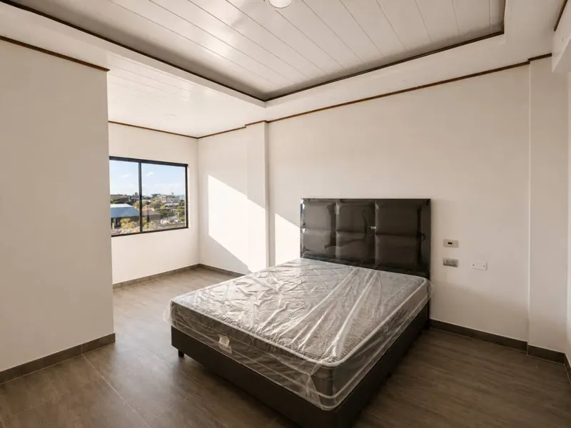 Edificio tipo hostal en venta sobre la Av. Circunvalación, Montero: foto 15 de 21