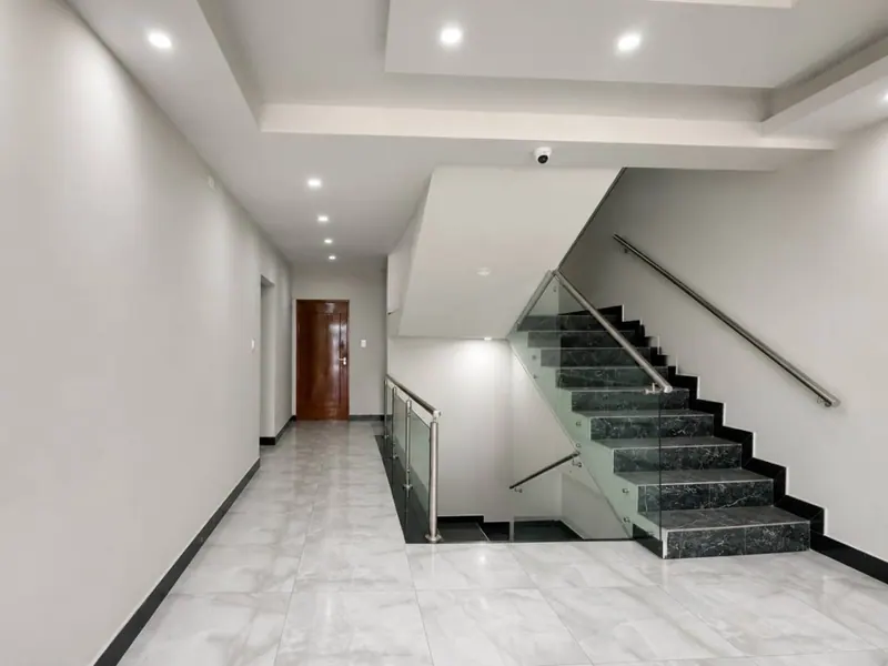 Edificio tipo hostal en venta sobre la Av. Circunvalación, Montero: foto 19 de 21
