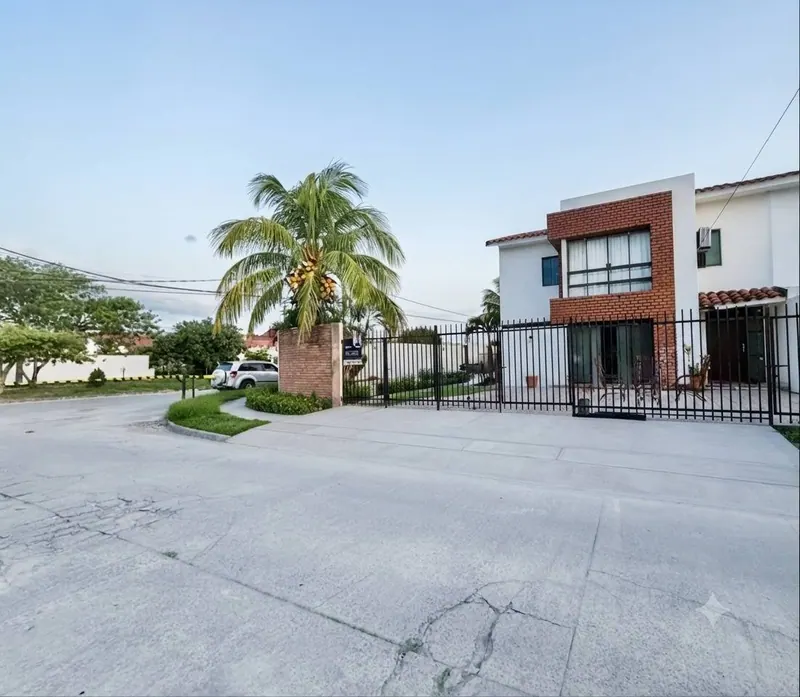 Corner 3-bedroom house for sale in El Remanzo, North Zone: foto 1 de 17