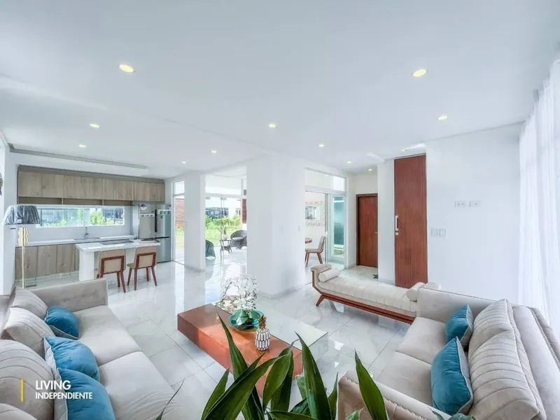 Casa de 3 dormitorios en venta en Mar Adentro, Urubó: foto 3 de 8