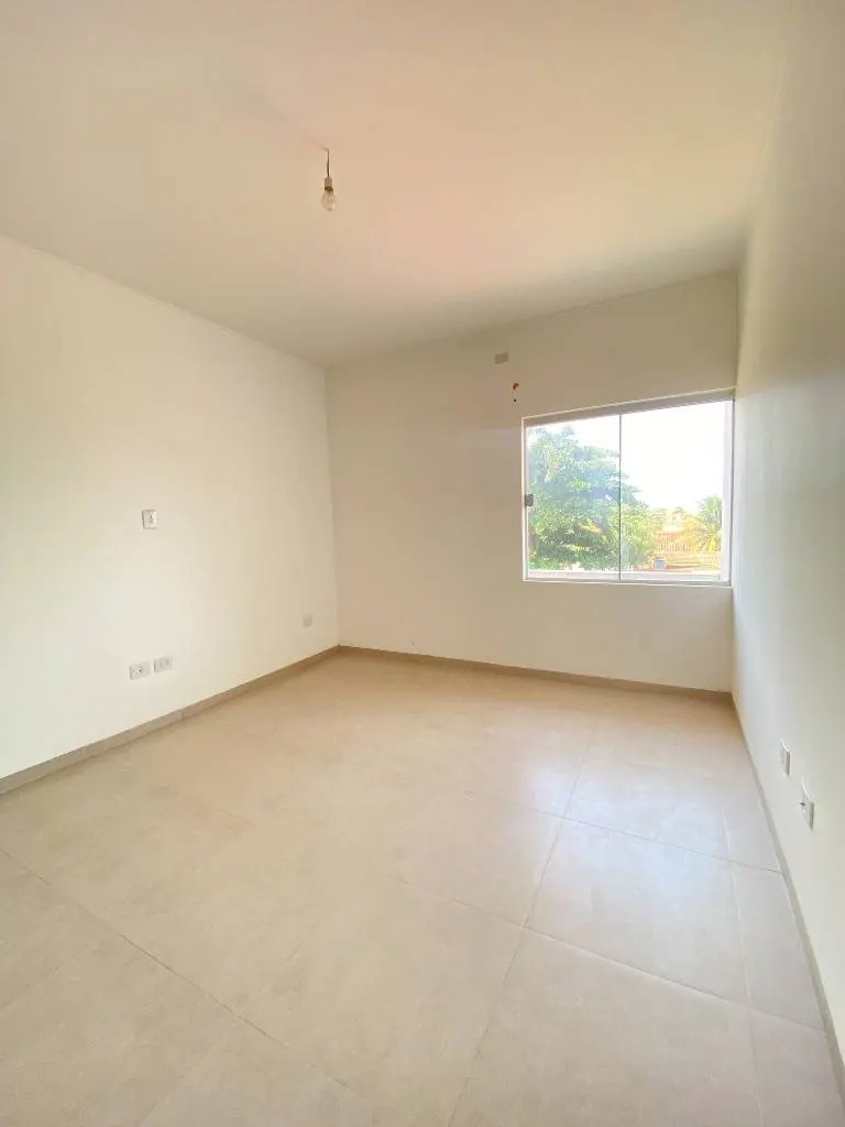 Departamento de 3 dormitorios en venta en la Zona Sur, con parqueo: foto 17 de 18