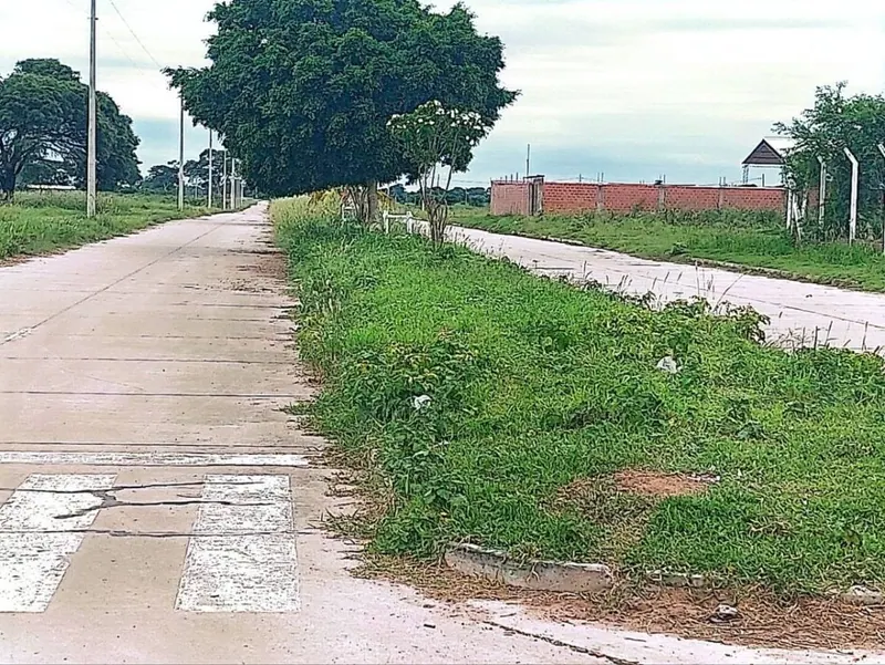 304.78 m² lot for sale in the La Tierra Prometida development, Cotoca: foto 1 de 3
