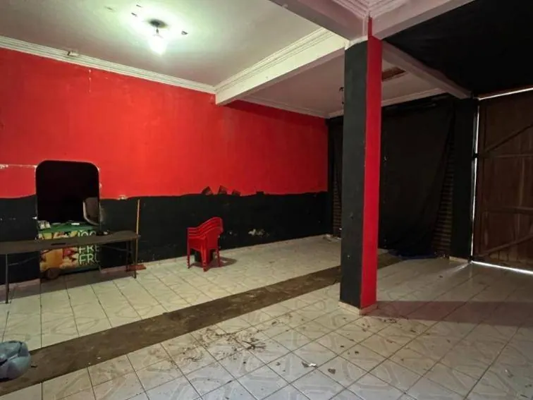 Casa con dos tiendas en venta en la av. Jenecherú, 7mo anillo: foto 2 de 7