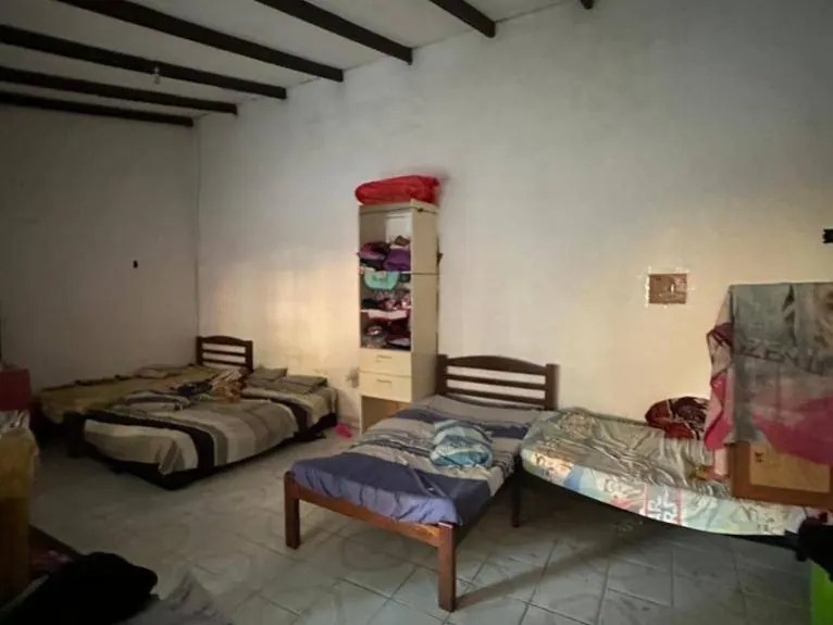 Casa con dos tiendas en venta en la av. Jenecherú, 7mo anillo: foto 3 de 7