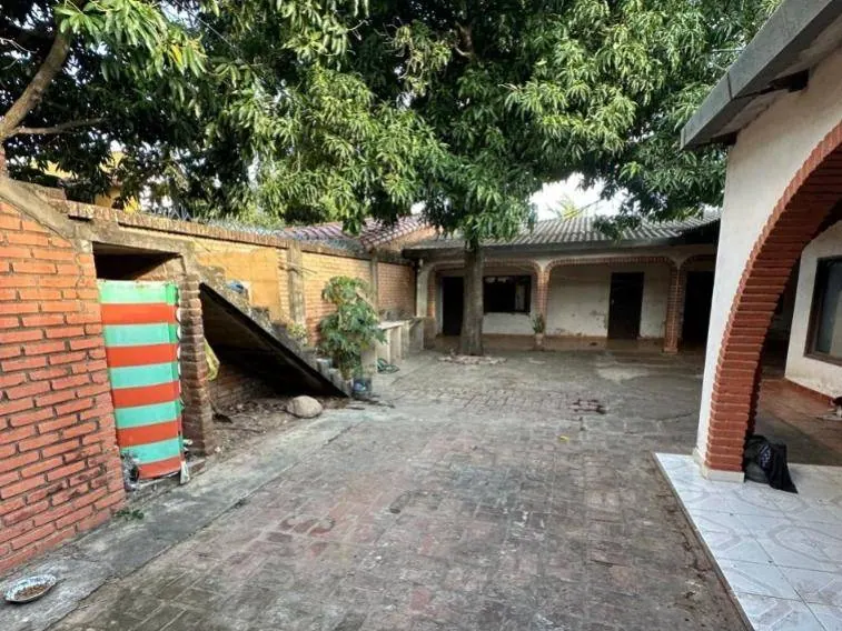Casa con dos tiendas en venta en la av. Jenecherú, 7mo anillo: foto 4 de 7