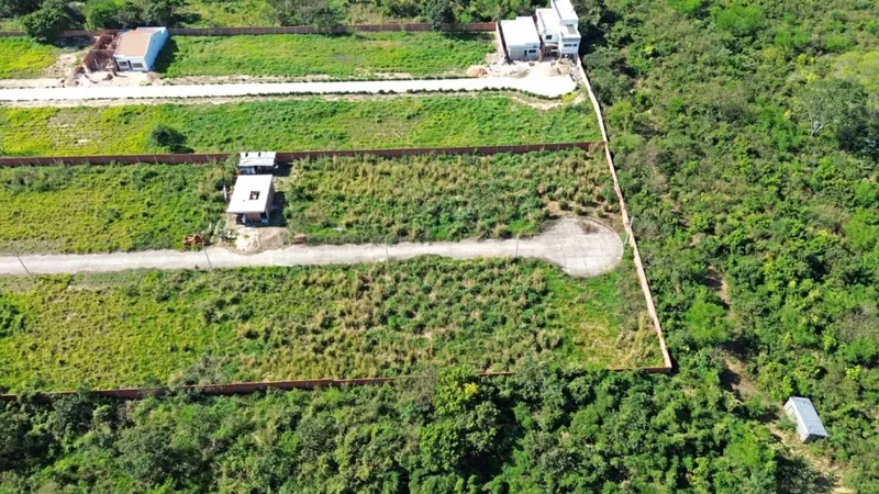 200 m² lot for sale in the Paraíso Norte 2 gated community: foto 1 de 4