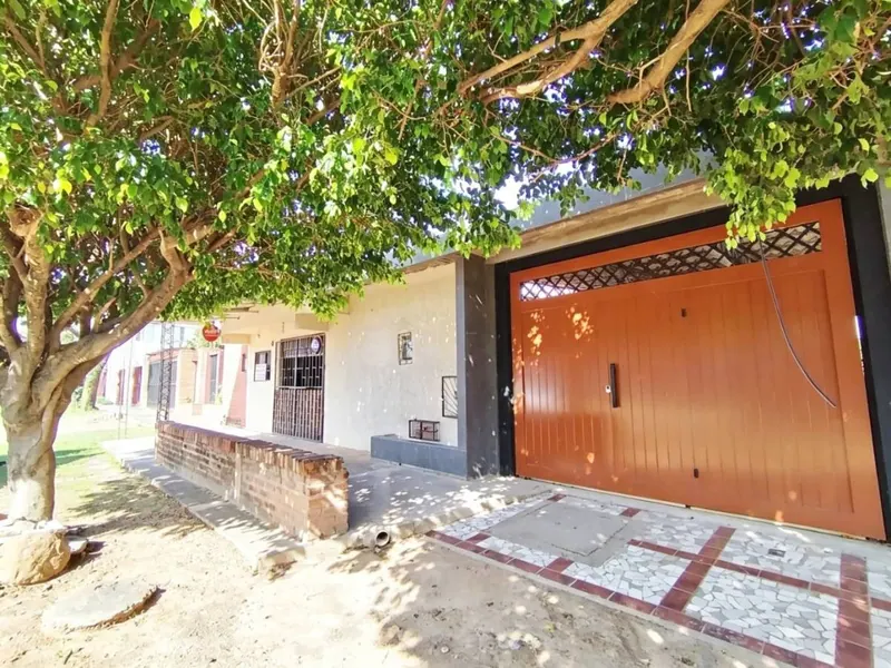 Casa de 4 dormitorios con local comercial en venta en Palmar: foto 1 de 6