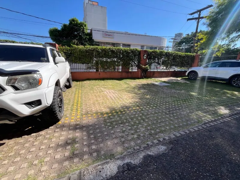 14.35 m² parking space for sale in the El Mirador de Equipetrol: foto 3 de 3
