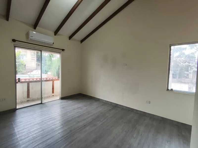Commercial house for rent in Equipetrol, 2 floors: foto 8 de 14