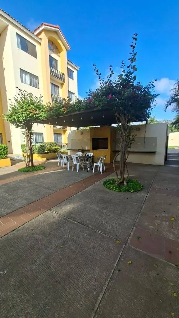 Departamento en planta baja en venta en el Condominio Club Piazza: foto 8 de 25