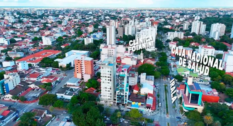Terreno en esquina de 686 m² en venta en el Centro, René Moreno: foto 3 de 7