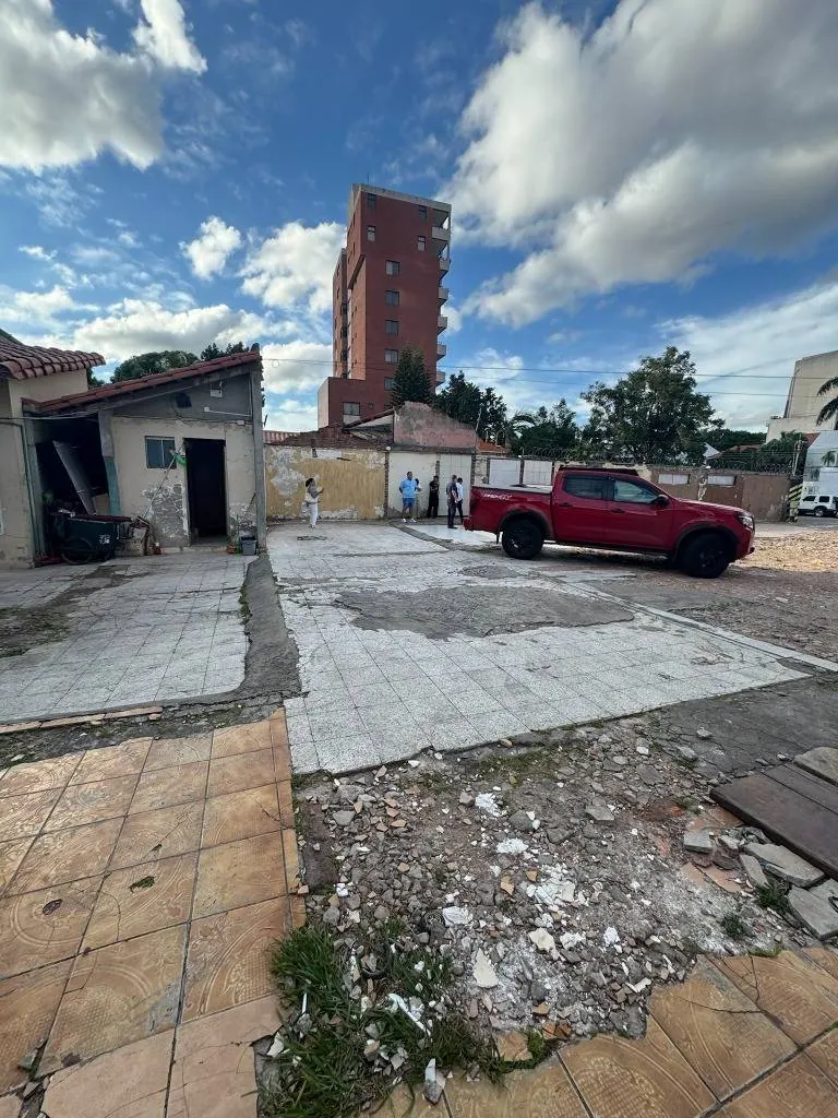 Terreno en esquina de 686 m² en venta en el Centro, René Moreno: foto 6 de 7