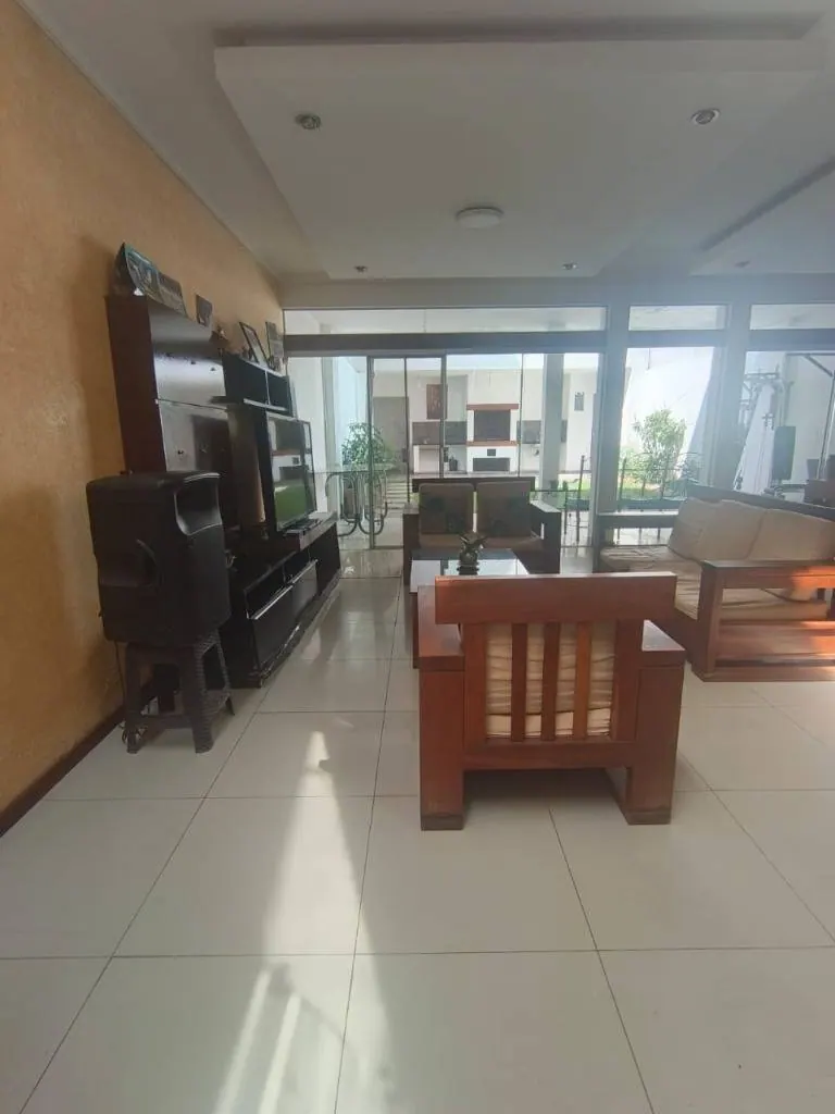 Casa de 4 dormitorios en venta en la Av. Alemana, Zona Norte: foto 6 de 9