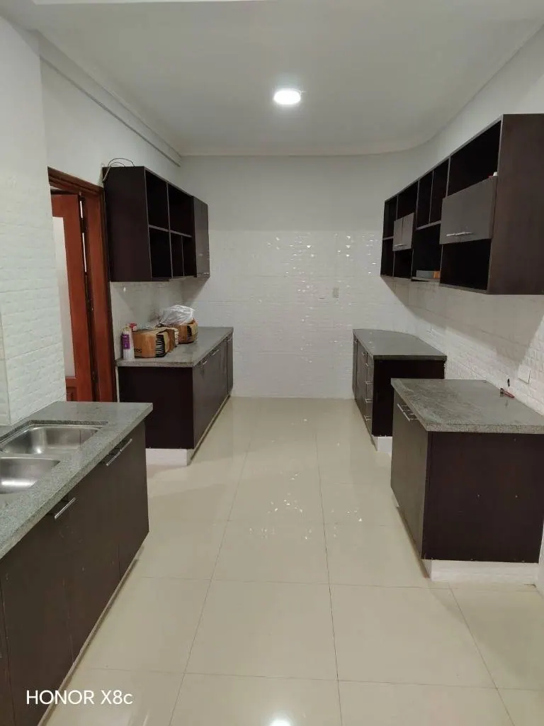 Furnished 322 m² apartment for sale in the Vista Bella gated community: foto 2 de 14