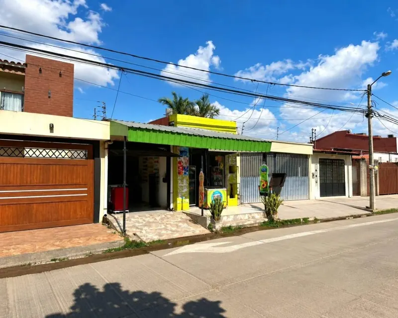 Casa con uso comercial en venta sobre la av. Beni, Zona Norte: foto 1 de 10