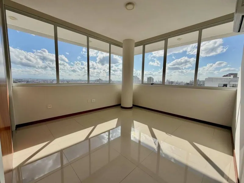 3-bedroom apartment for sale in the Pihare II building: foto 4 de 13