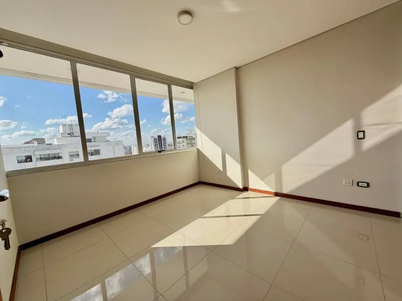 3-bedroom apartment for sale in the Pihare II building: foto 5 de 13