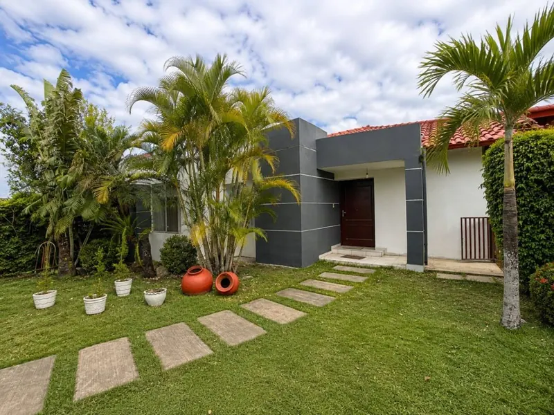3-bedroom house for sale in the Santa Cruz gated community: foto 1 de 10