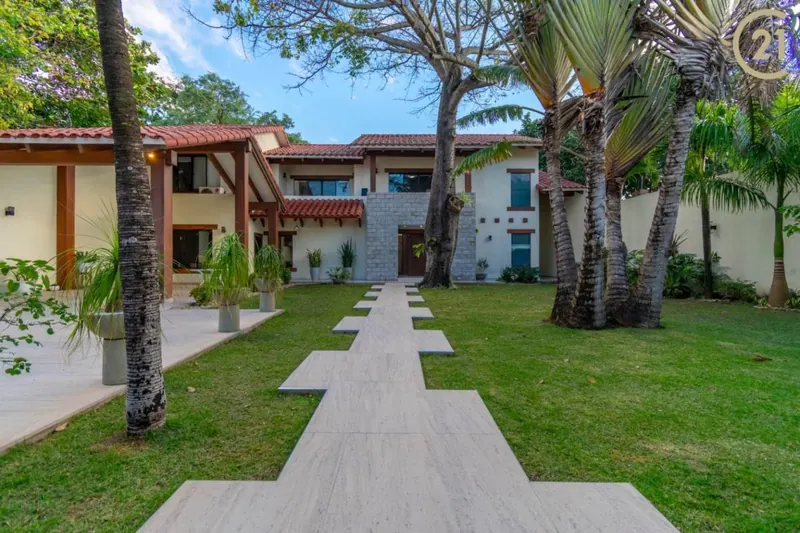 Casa de 4 dormitorios con piscina en venta en Las Palmas: foto 1 de 16