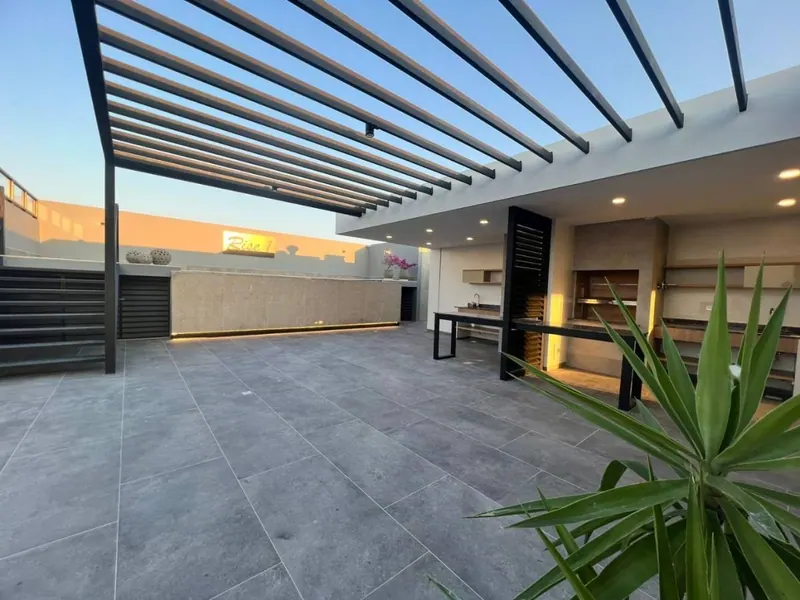 Departamento amoblado de 2 dormitorios en venta en el edificio RISE 1: foto 2 de 16