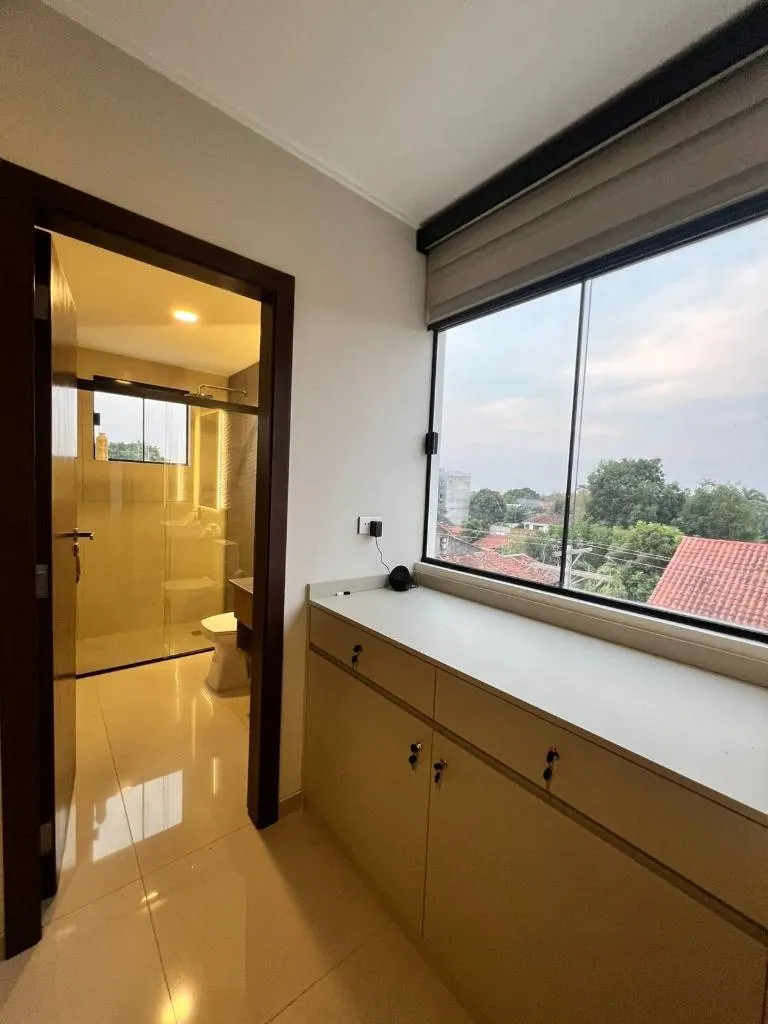 Departamento amoblado de 2 dormitorios en venta en el edificio RISE 1: foto 13 de 16
