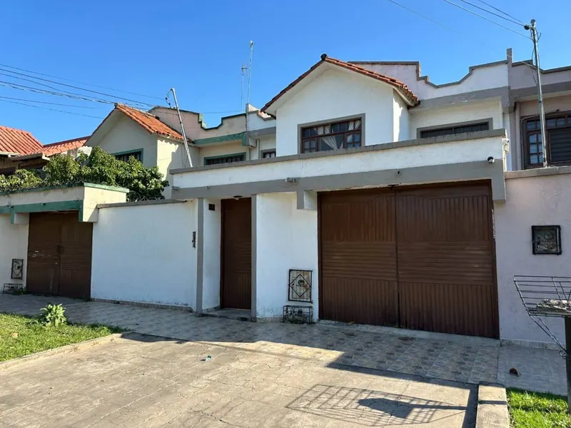 Casa con departamento independiente en venta en el Plan 3000: foto 1 de 18