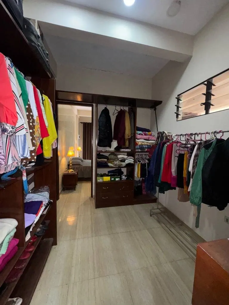 Casa en esquina en venta sobre el 5to Anillo, Zona Sur: foto 8 de 17