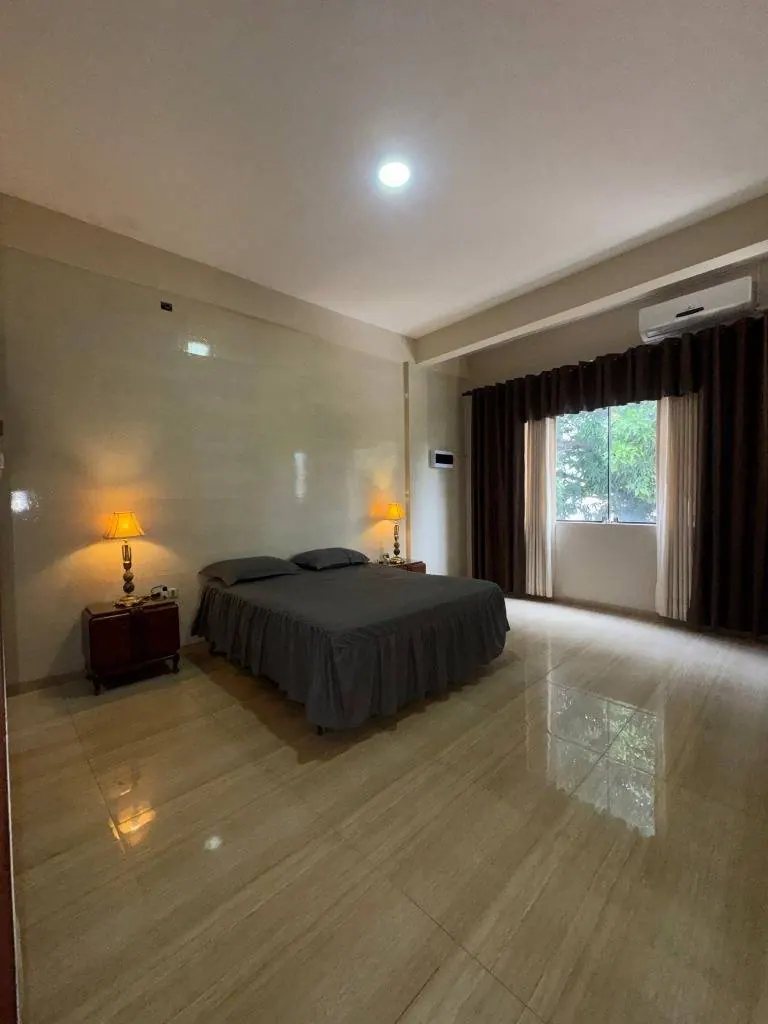 Casa en esquina en venta sobre el 5to Anillo, Zona Sur: foto 10 de 17