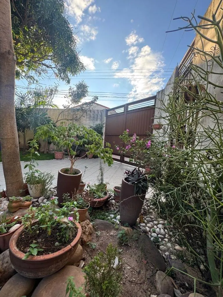Casa en esquina en venta sobre el 5to Anillo, Zona Sur: foto 14 de 17