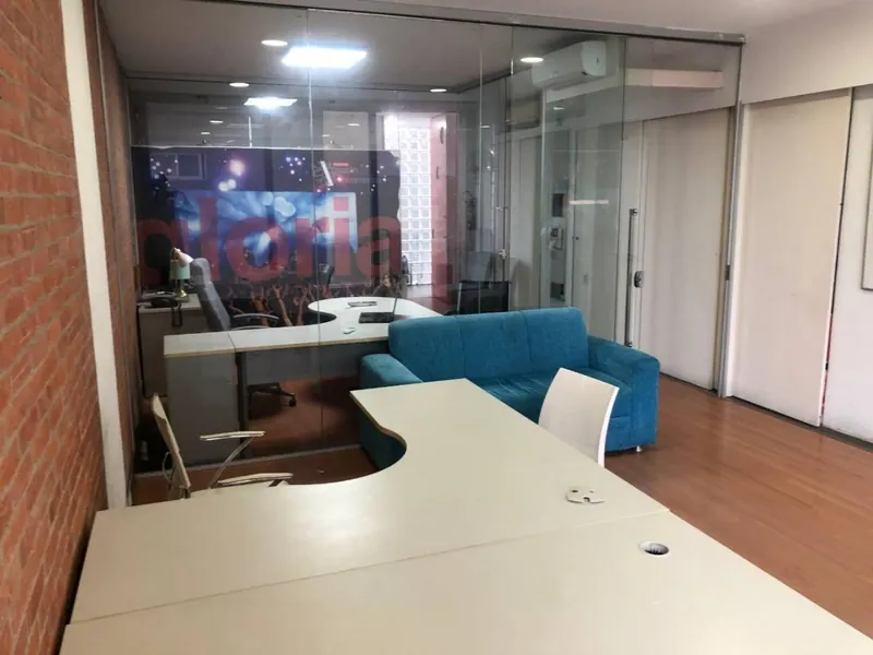 Oficina de 75 m² en alquiler en el edificio The Loft, Equipetrol