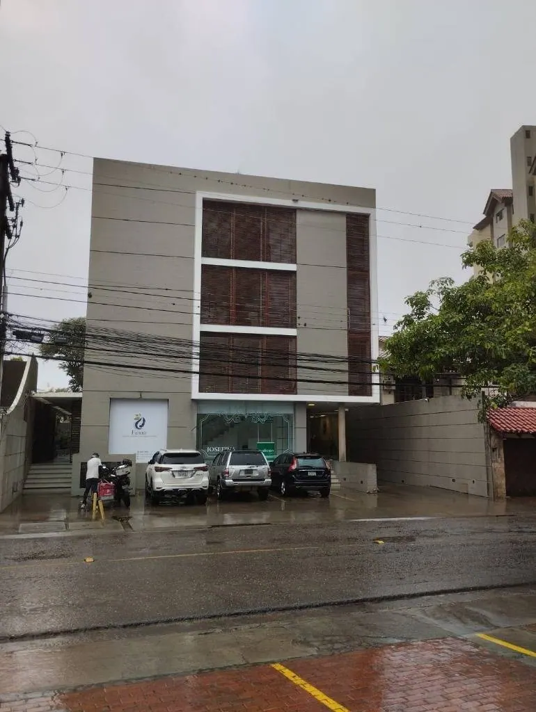 Oficina de 75 m² en alquiler en el edificio The Loft, Equipetrol: foto 2 de 13