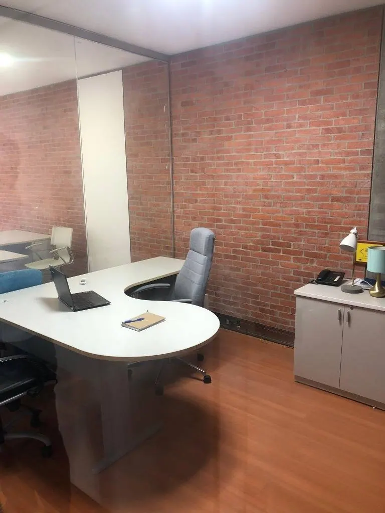 Oficina de 75 m² en alquiler en el edificio The Loft, Equipetrol: foto 3 de 13