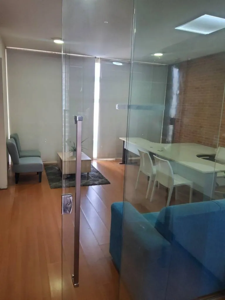 Oficina de 75 m² en alquiler en el edificio The Loft, Equipetrol: foto 4 de 13