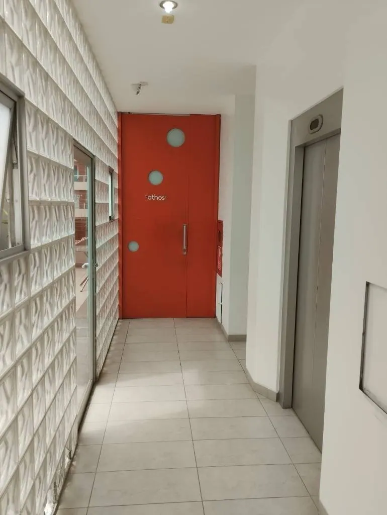 Oficina de 75 m² en alquiler en el edificio The Loft, Equipetrol: foto 10 de 13
