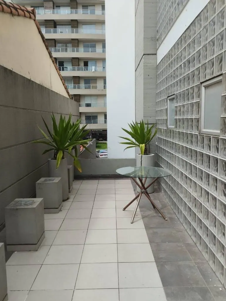 Oficina de 75 m² en alquiler en el edificio The Loft, Equipetrol: foto 12 de 13