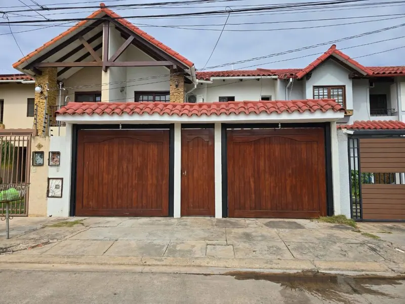 3-bedroom house for rent in Valle Azul development, North Zone