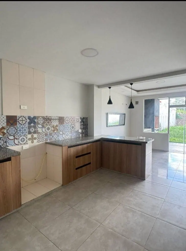 Casa de 3 dormitorios en venta en el condominio Icaraí, Zona Este: foto 2 de 10