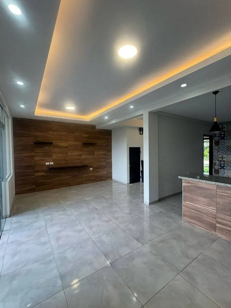 Casa de 3 dormitorios en venta en el condominio Icaraí, Zona Este: foto 5 de 10