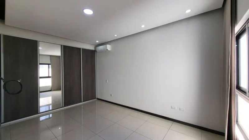 Departamento de 2 dormitorios en venta en Sky Collection, Equipetrol: foto 8 de 21