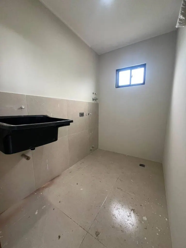 House with independent apartment for sale in Warnes, 230 m²: foto 14 de 18