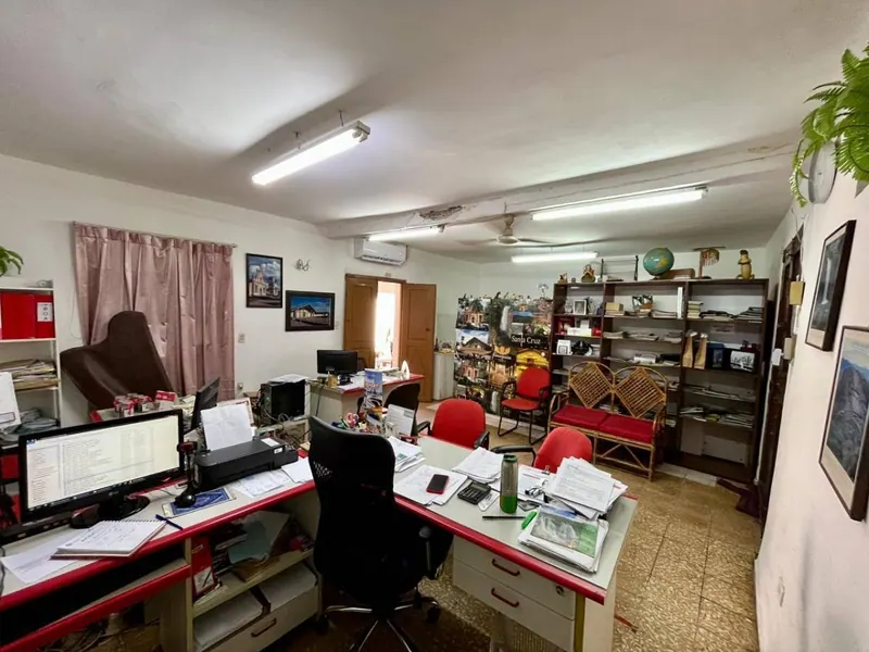 Casa de 4 dormitorios en venta en el Centro, uso comercial: foto 2 de 16