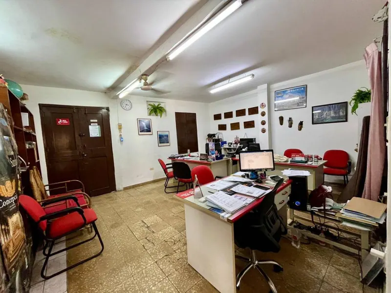 Casa de 4 dormitorios en venta en el Centro, uso comercial: foto 3 de 16